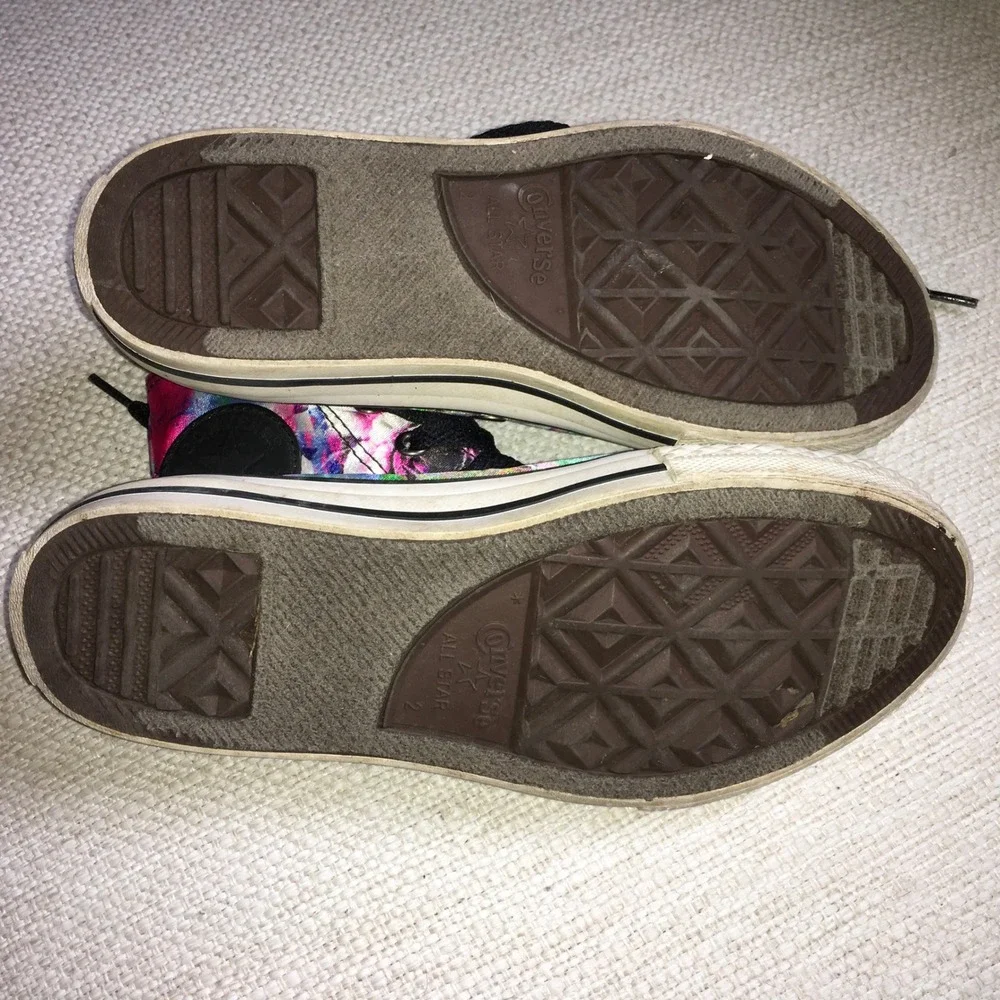Converse All Star High‎ Top Floral Print Youth Sneakers - Size 2